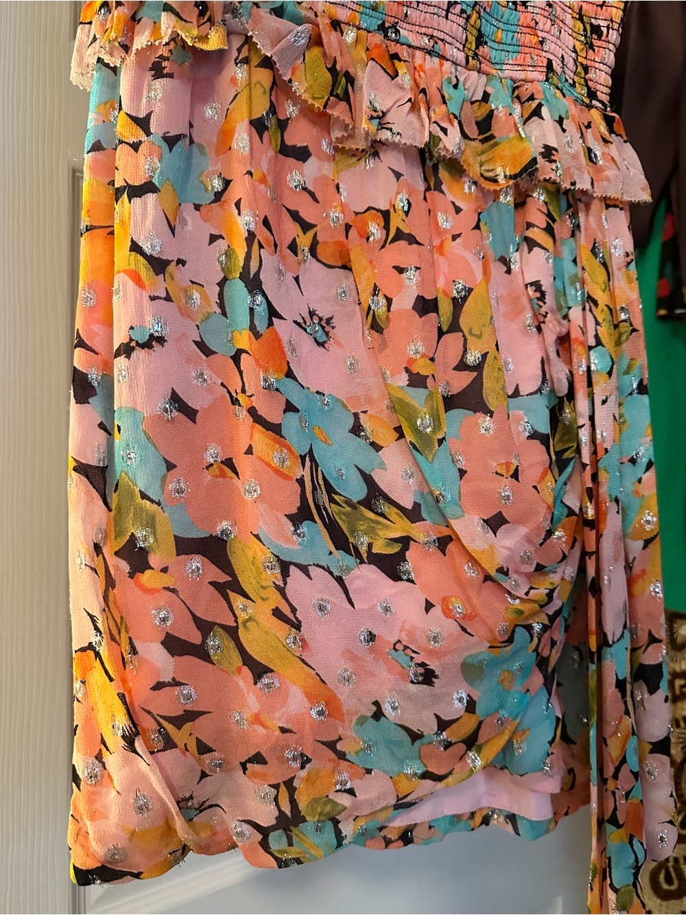 Saylor Floral Smocked Ruffle Sleeve Blouse Small EUC - Picture 9 of 9